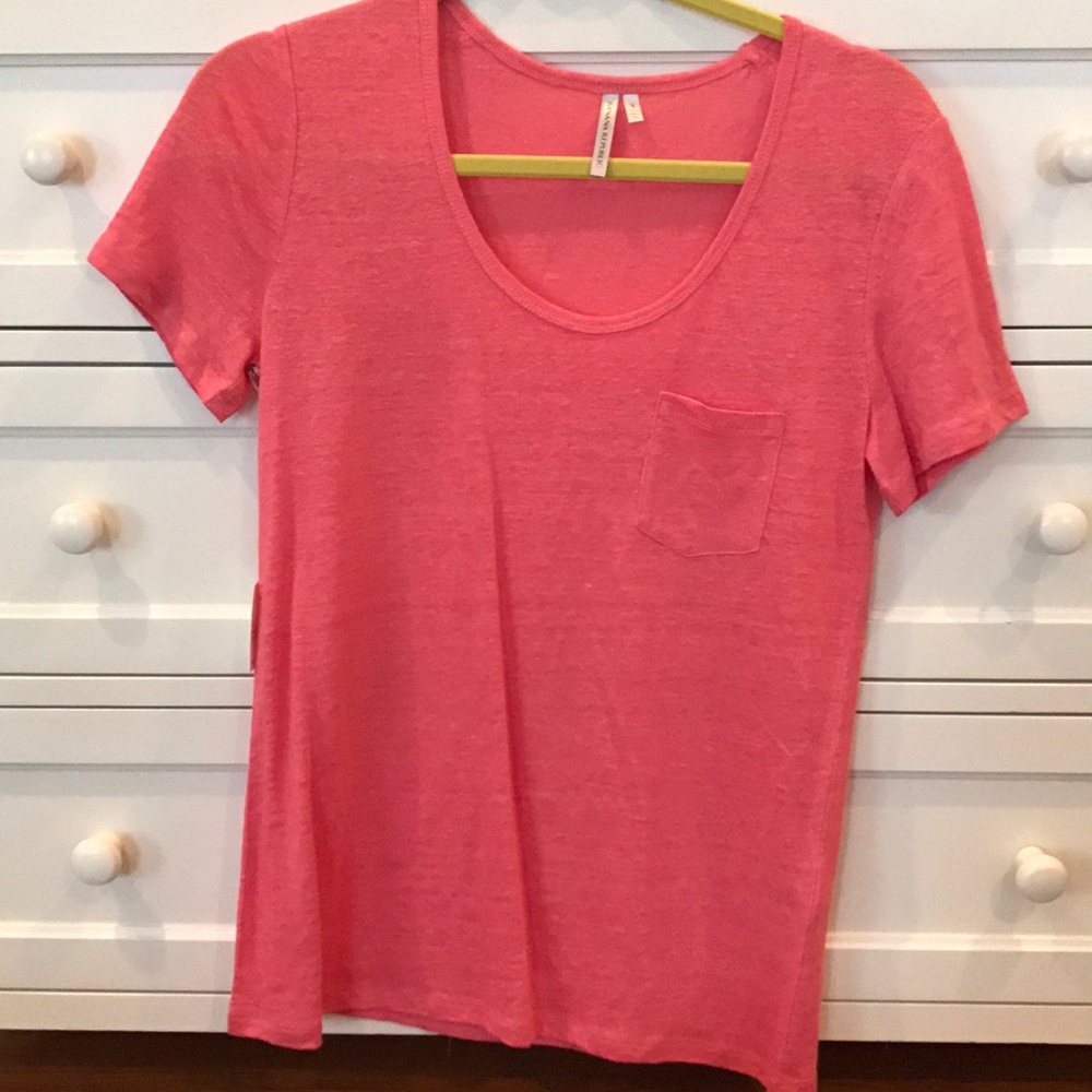 Pink shirt sleeve t-shirt